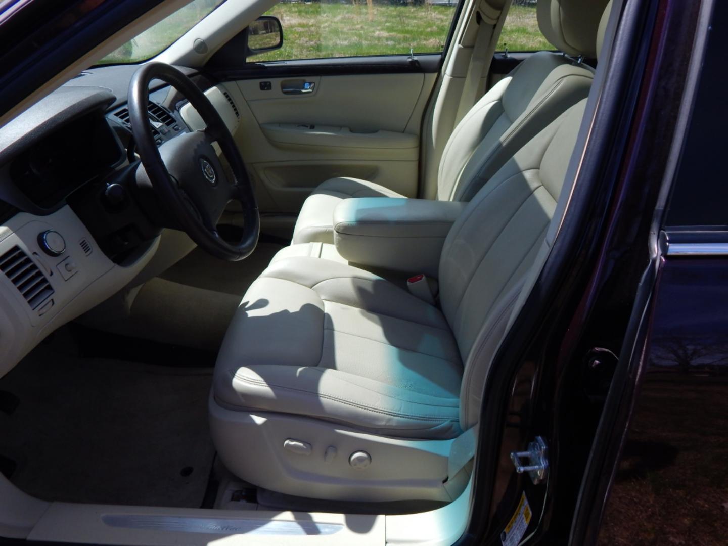 2008 Black Cherry /Beige Leather Cadillac DTS (1G6KD57Y48U) with an 4.6 liter V8 engine, Automatic transmission, located at 6528 Lower York Road, New Hope, PA, 18938, (215) 862-9555, 40.358707, -74.977882 - Here for sale is a clean 2008 Cadillac DTS. Under the hood is s strong running 4.6 liter V8 which puts power to the front wheels via a smooth shifting automatic transmission. Features include; Beige leather interior, wood grain trim, keyless entry system, one key, one remote, tilt steering wheel, - Photo#9